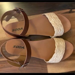 Thick bottom shoe. With neutral colors, go with so many outfits.